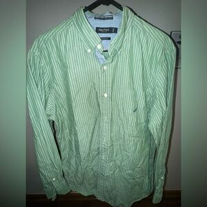 Nautica Men’s Long Sleeved Classic Fit Dress Shirt Large